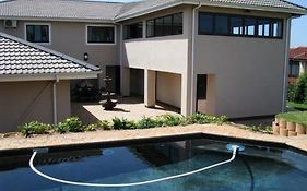 16 Sherwood Crescent